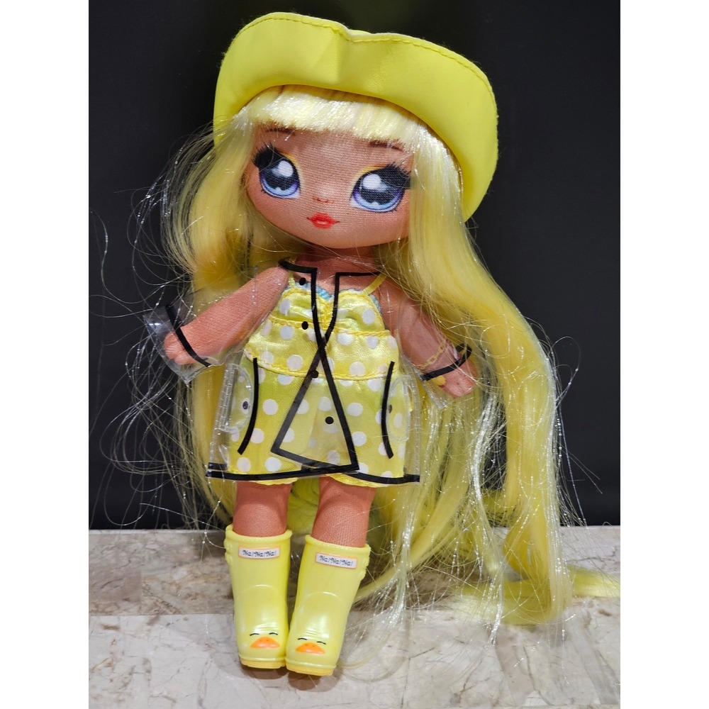Na Na Na Surprise Doll Yellow Hat Dress‎ Boots Rainy Day Fun Toy